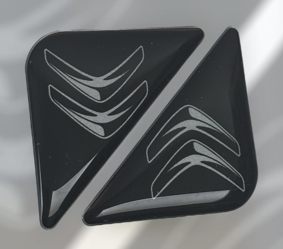 Number Plate Corner Badge - Show Use Only - Not Road Legal