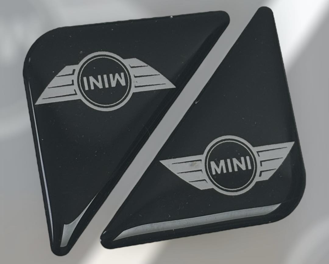 Number Plate Corner Badge - Show Use Only - Not Road Legal